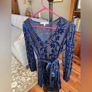 Allison & Kelly V-Neck Tie-Waist Dress